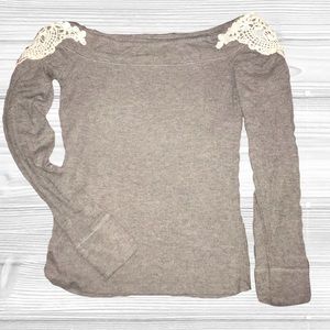 Off the shoulder top Hollister